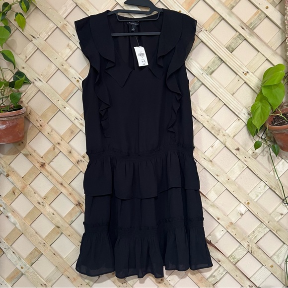 Banana Republic NWT Tiered Ruffle Dress Size Medium - Picture 1 of 6